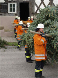 Bildergalerie Maibaumstellen 2009 (14)