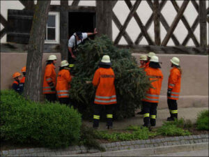 Bildergalerie Maibaumstellen 2009 (6)