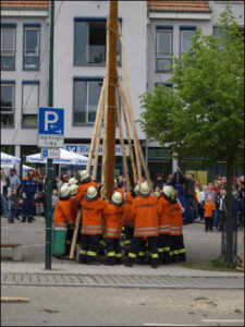 Bildergalerie Maibaumstellen 2009 (73)