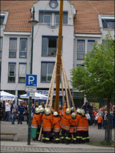 Bildergalerie Maibaumstellen 2009 (74)