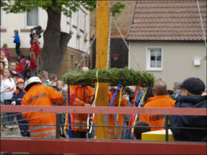 Bildergalerie Maibaumstellen 2009 (86)