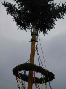 Bildergalerie Maibaumstellen 2009 (90)